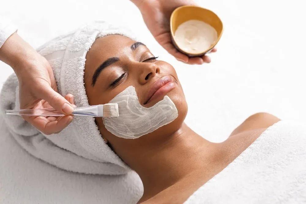Aesthetic Facial Mask & Skin Treatment